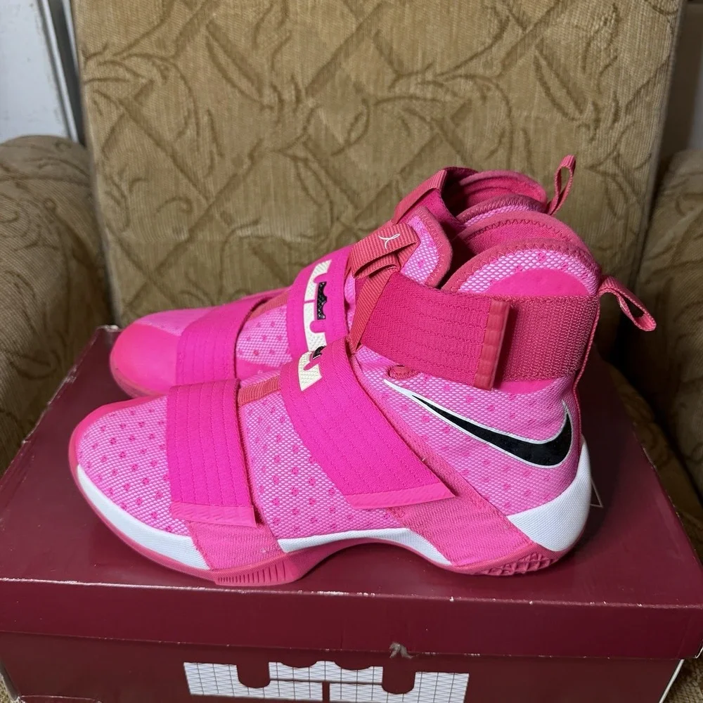 Nike LeBron Zoom Soldier‎ 10 Pink Breast Cancer Kay Yow Sneakers Men's Size 9